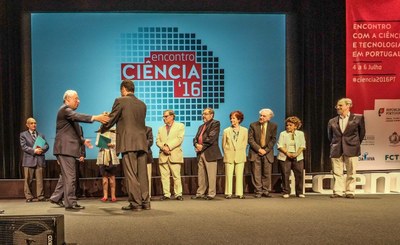 Pedro Guedes de Oliveira recebe medalha de mérito do MCTES