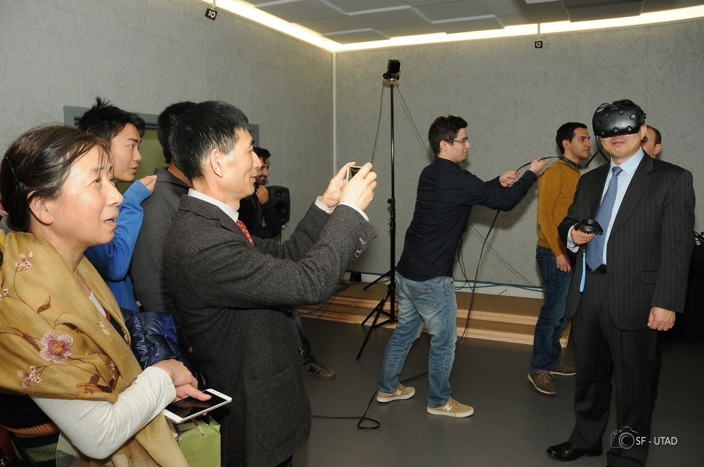 Embaixador da República da China visita laboratório de Realidade Virtual 