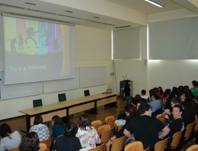 CRACS organiza Palestra "Tu e a Internet"
